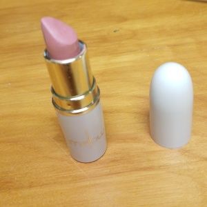 Mellow matte lipstick